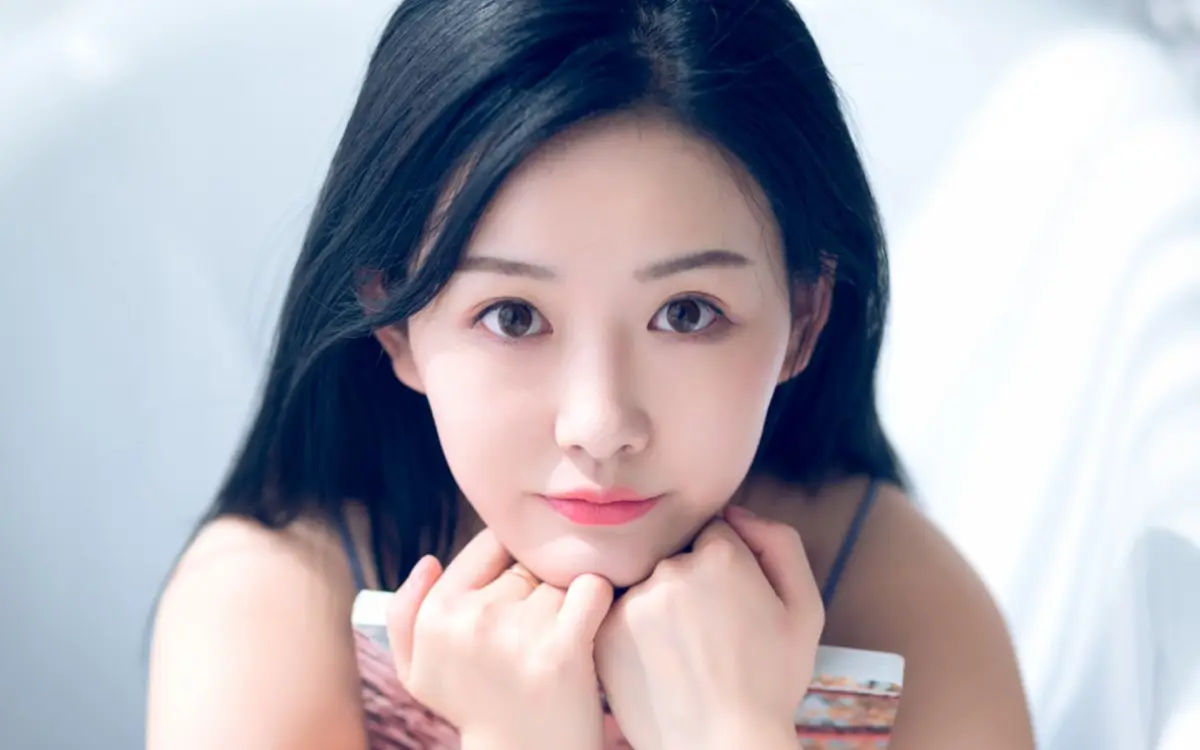 大理哈尔滨私人伴游燕子