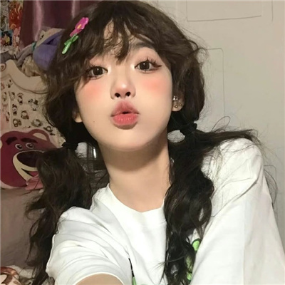 大理伴游女生卞寄蕾的资料
